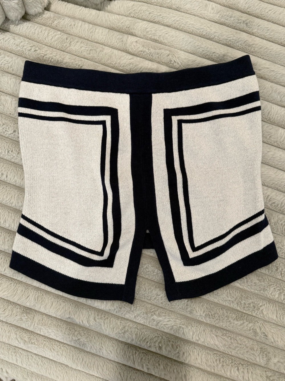Anthropologie Navy and White Geometric Knit Crop Top